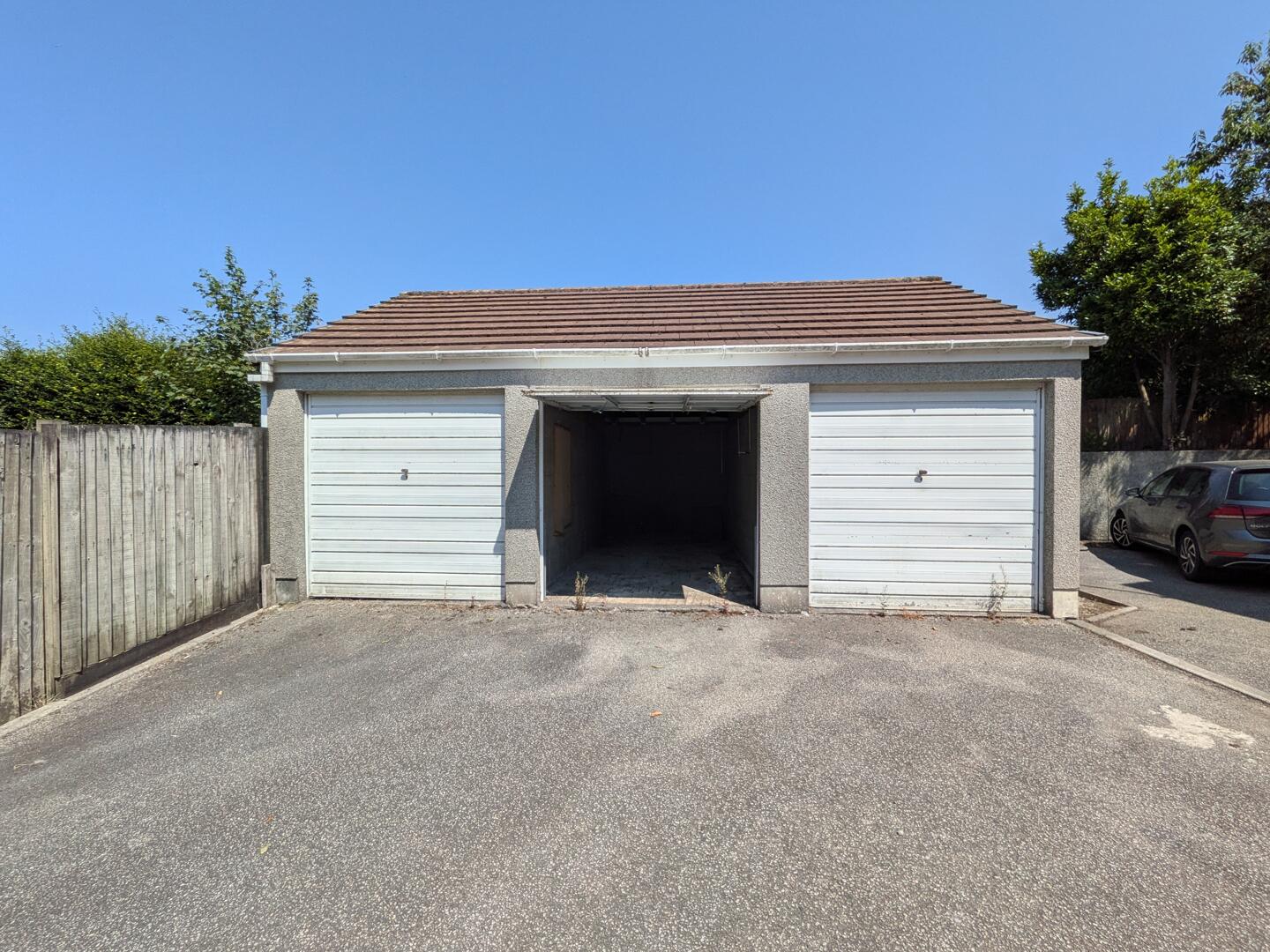 3 bed property in Highburrow Court, Redruth